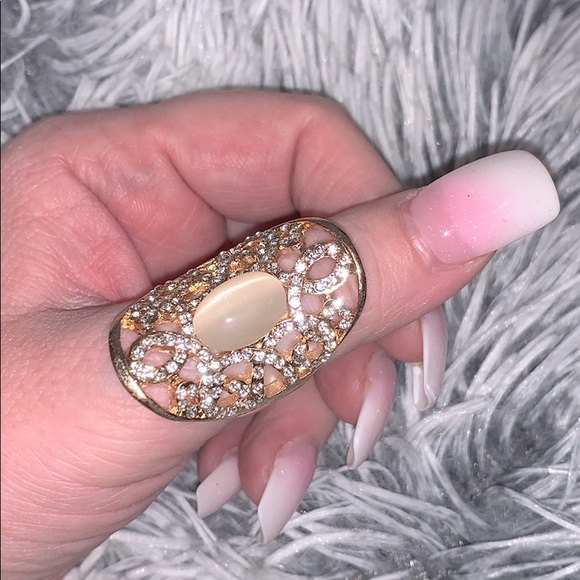Dazzling women’s statement ring gold & rhinestone - Picture 6 of 6